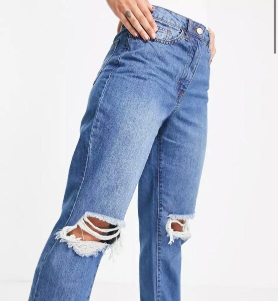 Parisian ripped mom jeans in mid blue - Imagen 2