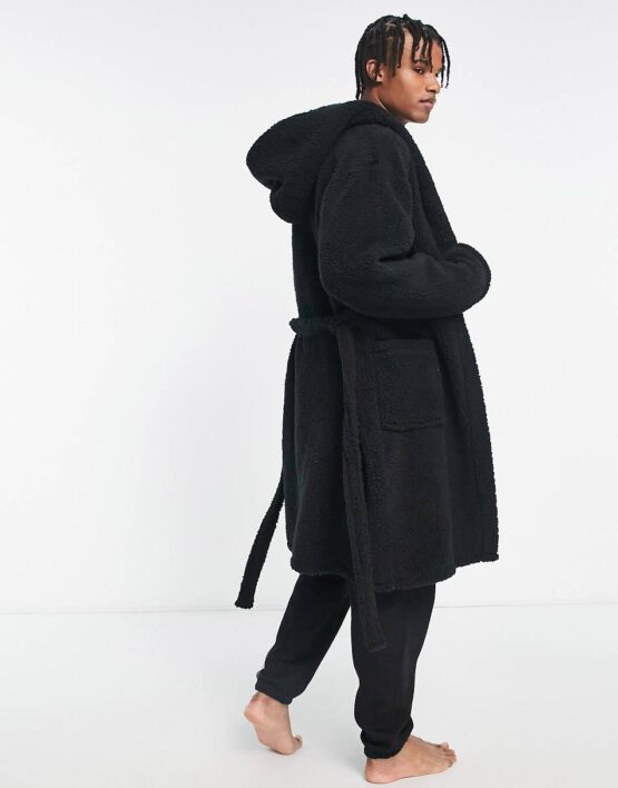 Loungeable sherpa hooded robe in black - Imagen 2
