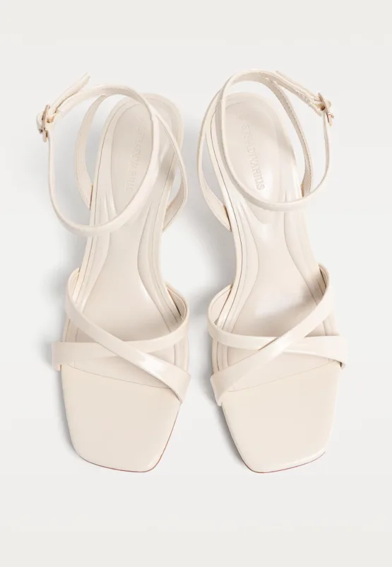 Sandalias de tacón fino color blanco - Imagen 3