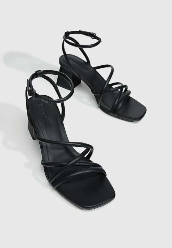 SANDALIAS TACÓN TIRAS