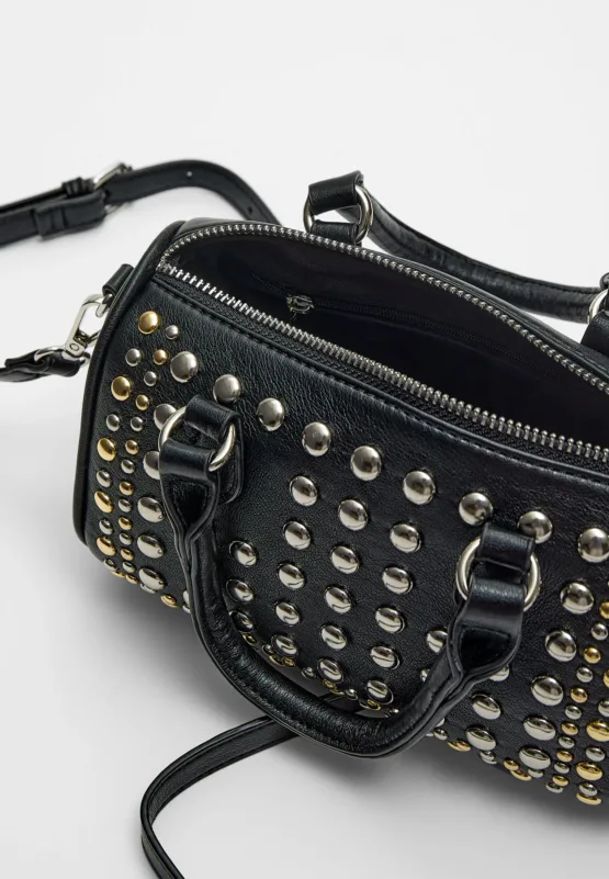 Bolso bowling tachas metálicas Stradivarius - Imagen 4