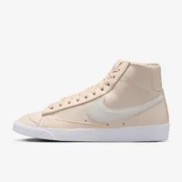 Nike Blazer Mid '77 Color Guayaba hielo