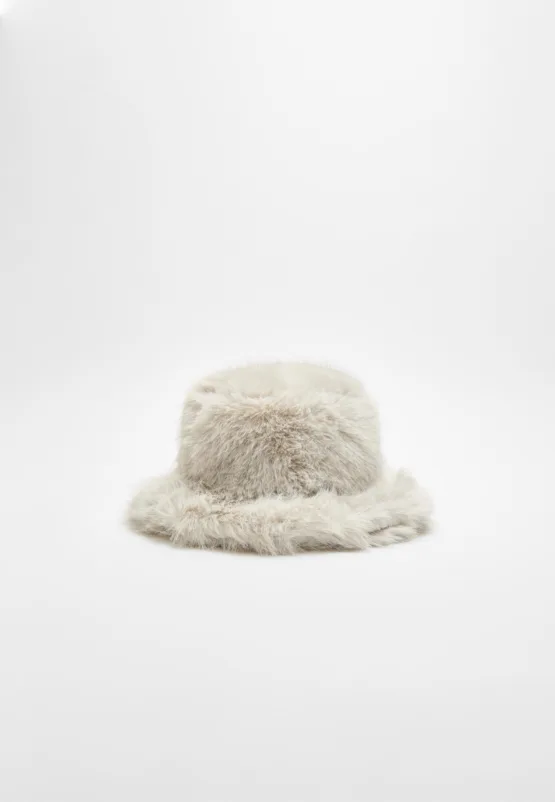 Bucket efecto pelo color crudo Stradivarius - Imagen 2
