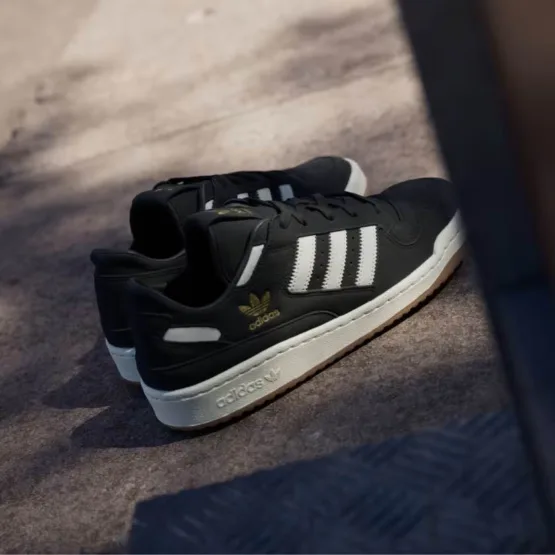Tenis Adidas Forum Low CL color negro - Imagen 4