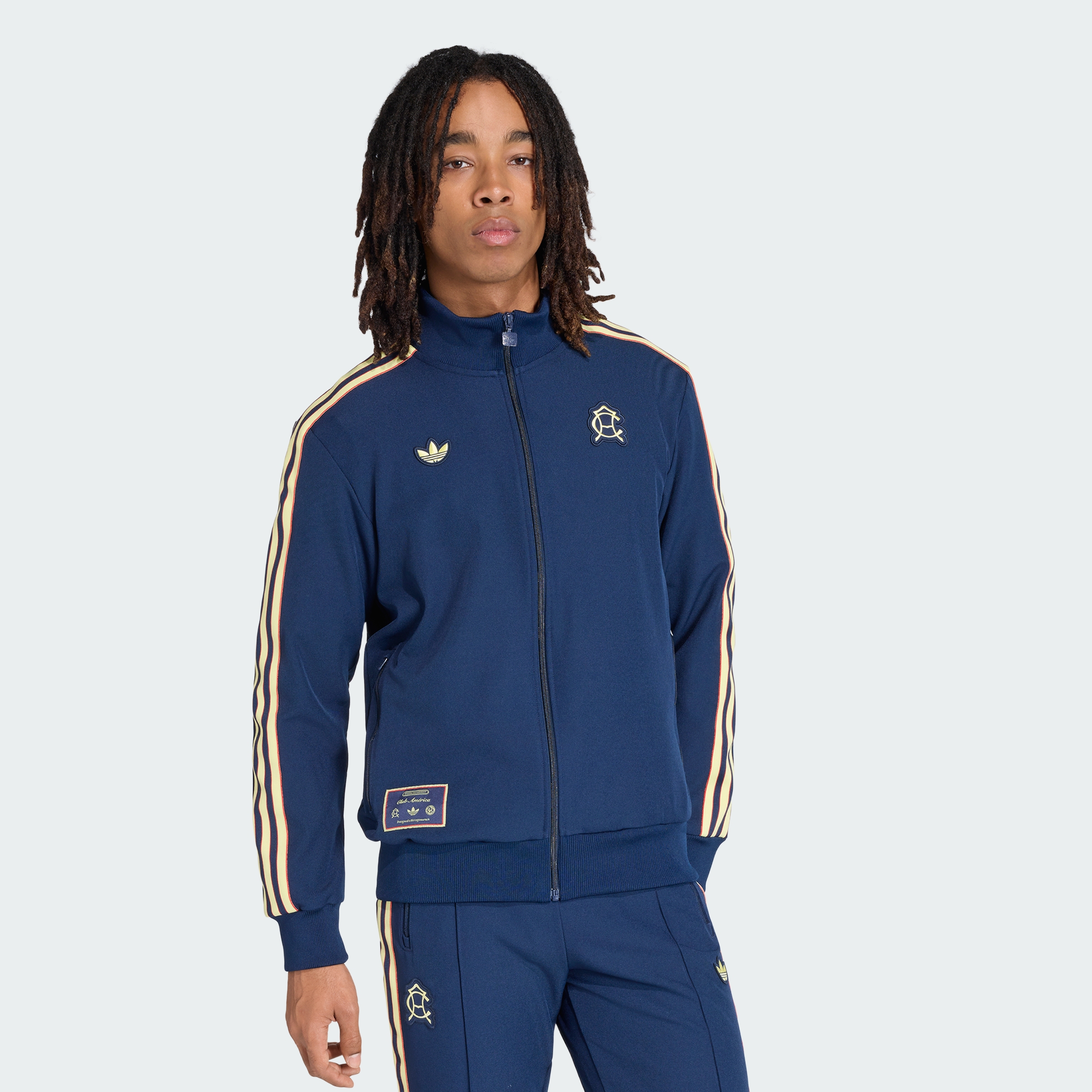 Chamarra_Deportiva_Icon_Club_America_Azul_KC4410_21_model.jpg