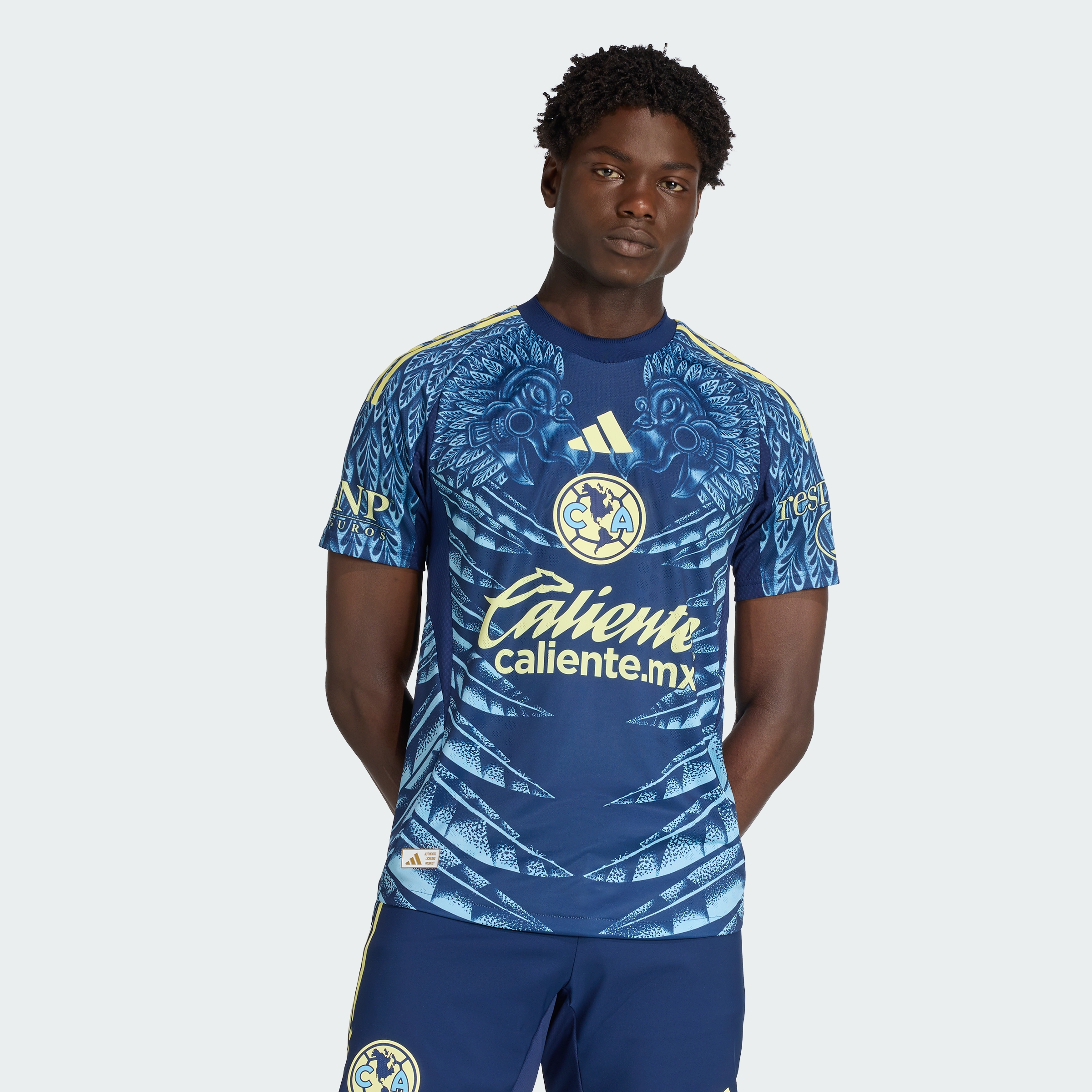 Jersey_autentico_Visitante_Club_America_25-26_Azul_JN8617_21_model.jpg Jersey_autentico_Visitante_Club_America_25-26_Azul_JN8617_21_model.jpg