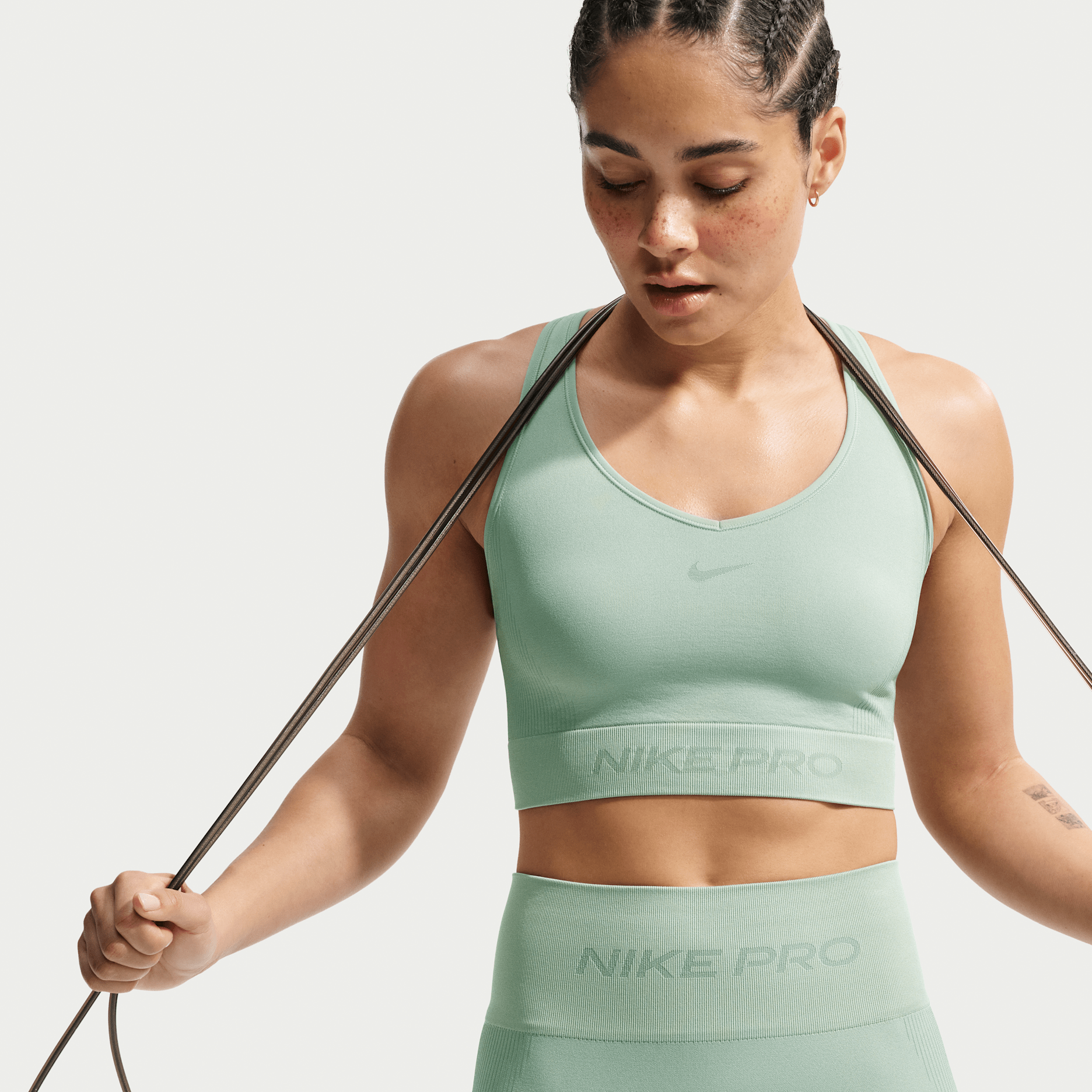 camiseta-de-tirantes-dri-fit-cropped-para-mujer-nike-pro-seamless-Tux5ZD12.png camiseta-de-tirantes-dri-fit-cropped-para-mujer-nike-pro-seamless-Tux5ZD12.png